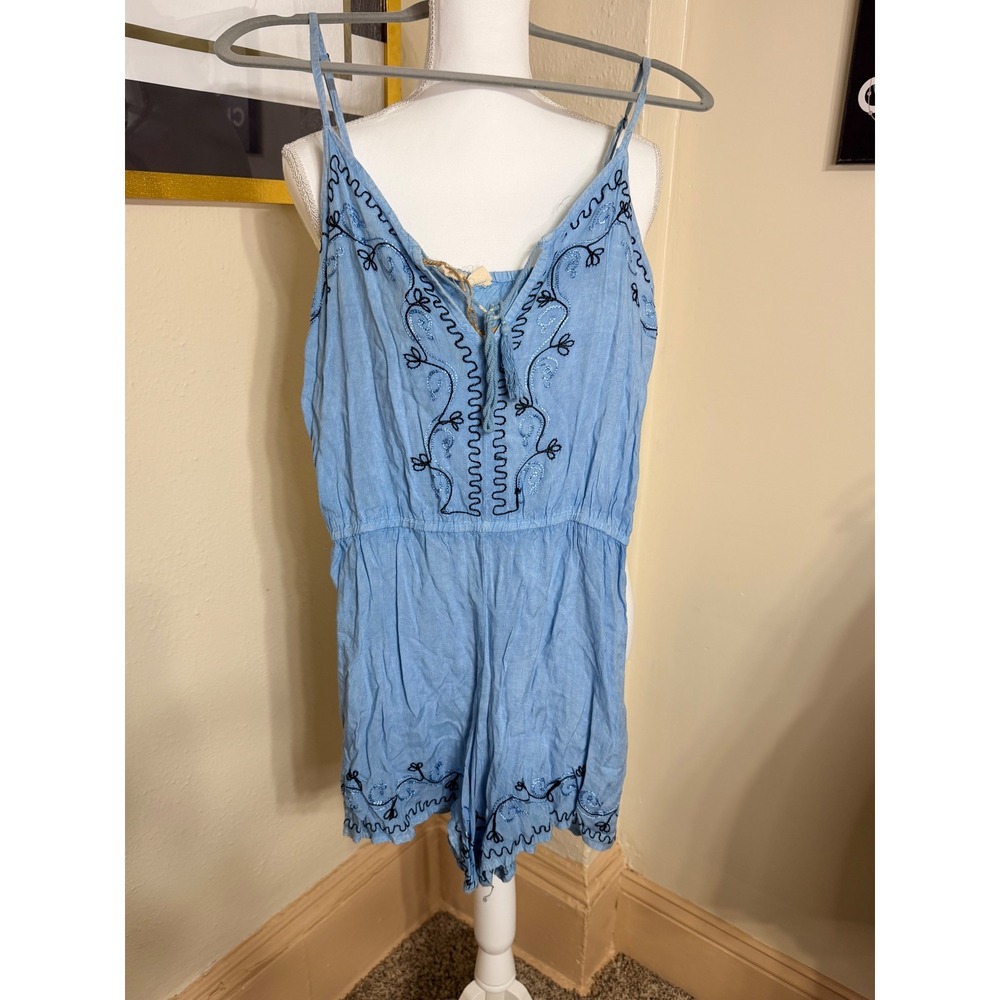 Beach by Exist Womens Blue Embroidered Romper Size M NWT LSR9119 Denim Boho